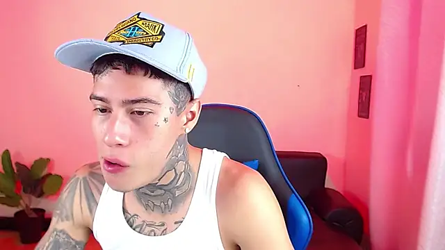 Snapshot of setthomas chatting on October 2025 02:36:01 PM setthomas online show from October 2025 02:36:01 PM