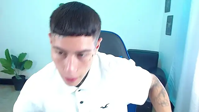 Snapshot of setthomas chatting on October 2025 02:40:01 PM setthomas online show from October 2025 02:40:01 PM