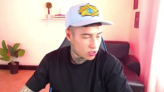 Snapshot of setthomas chatting on October 2025 02:51:02 PM setthomas online show from October 2025 02:51:02 PM