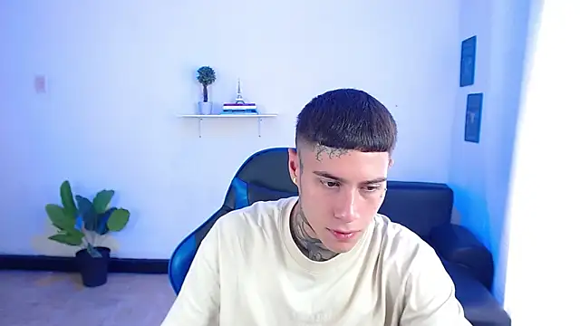 Snapshot of setthomas chatting on October 2025 03:22:02 PM setthomas online show from October 2025 03:22:02 PM