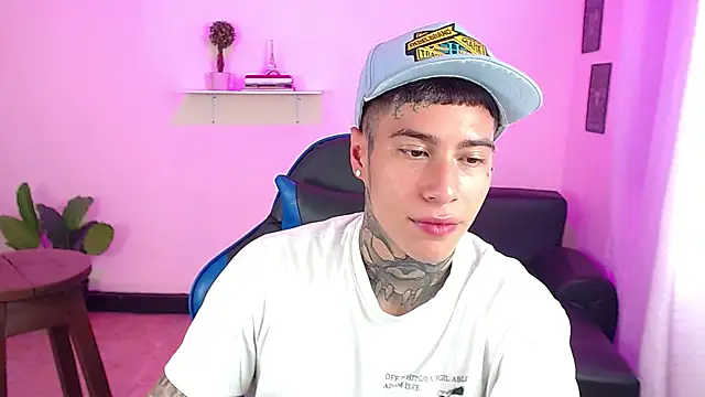 Snapshot of setthomas chatting on October 2025 03:05:02 PM setthomas online show from October 2025 03:05:02 PM