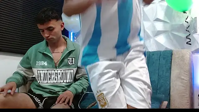 Snapshot of Isaac_tan chatting on September 2025 08:03:01 AM Isaac tan online show from September 2025 08:03:01 AM