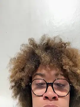 sexentrevoisin online show from April 2026 01:05:02 AM