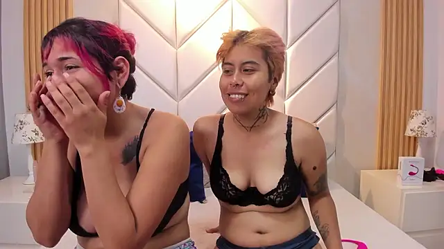 AnnieAndReach online show from February 2026 02:37:02 PM