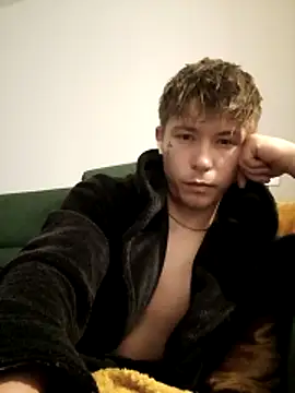 Snapshot of cameron334 chatting on November 2025 02:21:01 AM cameron334 online show from November 2025 02:21:01 AM