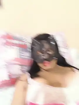 Snapshot of DuCreu chatting on October 2025 01:43:02 PM DuCreu online show from October 2025 01:43:02 PM