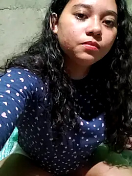 Snapshot of Violethroos chatting on October 2025 01:09:01 AM Violethroos online show from October 2025 01:09:01 AM