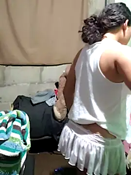 Snapshot of Violethroos chatting on October 2025 01:41:02 AM Violethroos online show from October 2025 01:41:02 AM