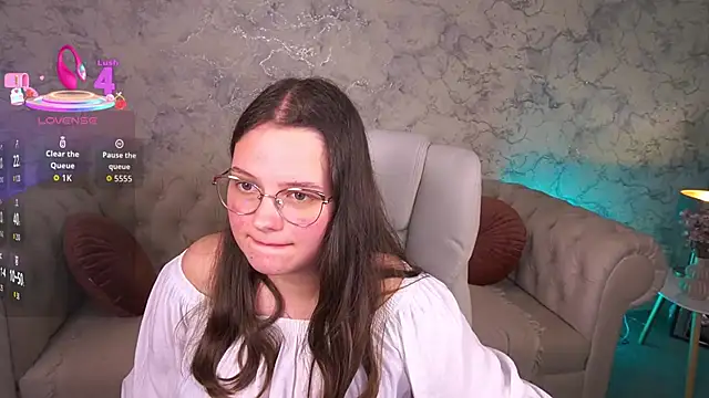 Snapshot of SophieDreamss chatting on October 2025 07:55:01 PM SophieDreamss online show from October 2025 07:55:01 PM