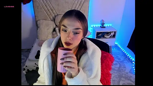 Mia Victoria22 online show from May 2026 03:33:01 AM