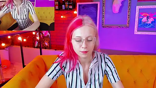 Snapshot of SakuraBliss chatting on September 2025 05:27:01 PM SakuraBliss online show from September 2025 05:27:01 PM