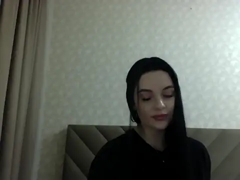 Lulii24 online show from October 2025 10:12:01 PM