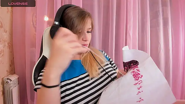 Anabel-Candy online show from October 2025 06:30:01 PM