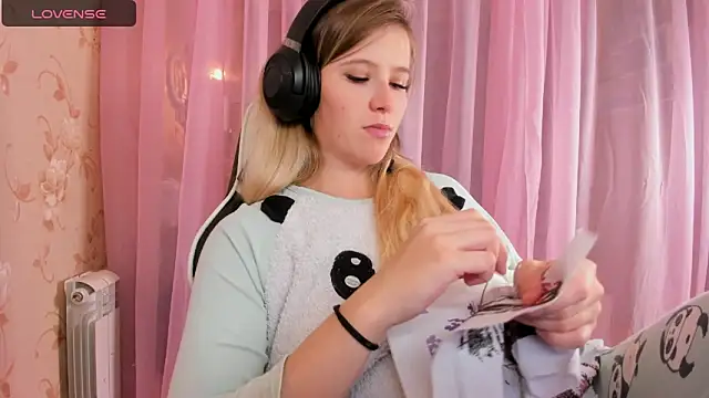 Anabel-Candy online show from October 2025 05:41:02 PM