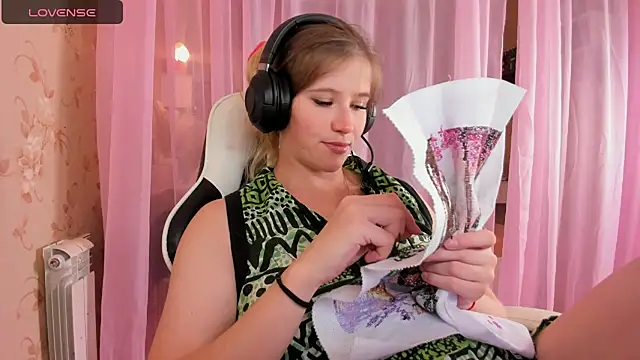 Anabel-Candy online show from October 2025 06:21:01 PM