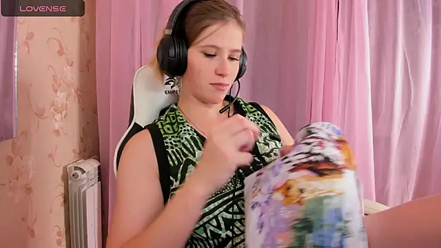 Anabel-Candy online show from November 2025 06:08:02 PM