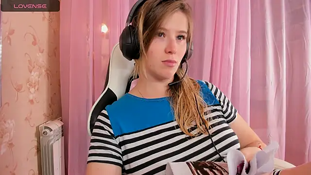 Anabel-Candy online show from November 2025 06:17:01 PM