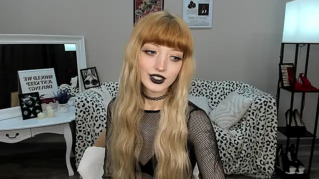 MistyMarlo online show from April 2026 06:42:01 PM