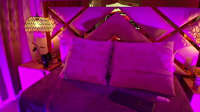 Scarlett Vegaa online show from November 2025 11:34:01 AM