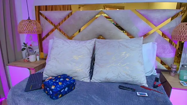 Scarlett Vegaa online show from November 2025 01:32:01 PM