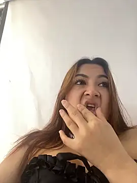 MacarenaRosse online show from October 2025 07:34:02 PM