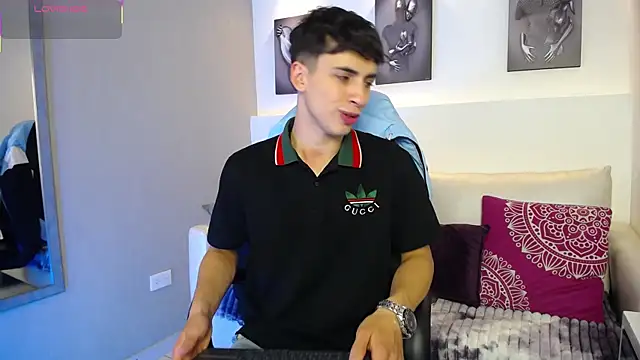 Snapshot of AdrianRinaldi chatting on September 2025 08:14:01 PM AdrianRinaldi online show from September 2025 08:14:01 PM