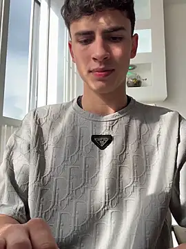 Snapshot of AdrianRinaldi chatting on October 2025 08:31:01 PM AdrianRinaldi online show from October 2025 08:31:01 PM