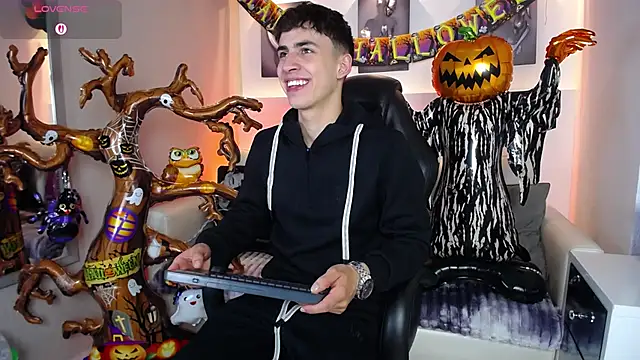 Snapshot of AdrianRinaldi chatting on October 2025 08:26:01 PM AdrianRinaldi online show from October 2025 08:26:01 PM