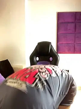 Snapshot of AdrianRinaldi chatting on October 2025 08:02:02 PM AdrianRinaldi online show from October 2025 08:02:02 PM