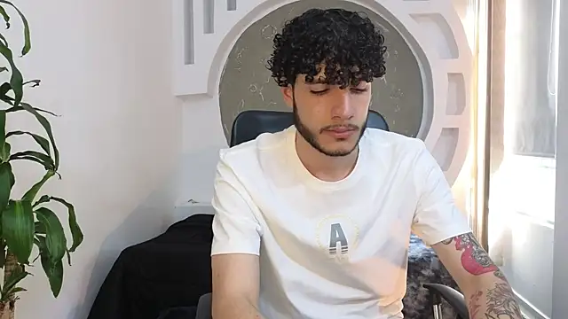 Rafael Mendezz online show from October 2025 08:20:01 PM