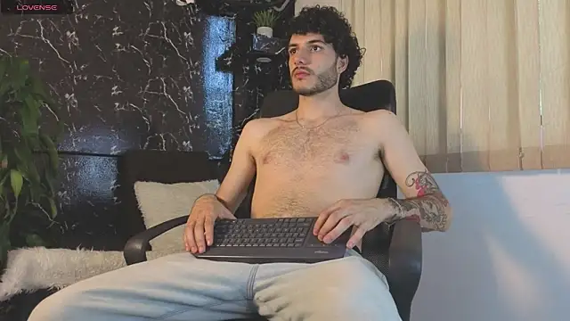 Rafael Mendezz online show from May 2026 10:37:01 PM