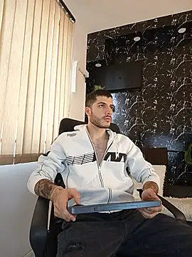 Rafael Mendezz online show from June 2026 07:45:01 PM