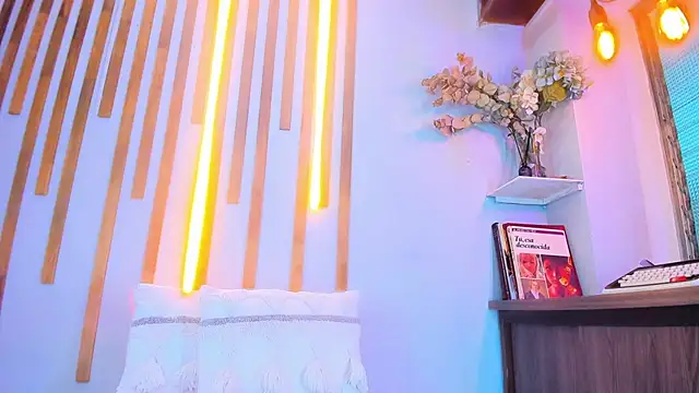 Snapshot of Jennifer_Vega1 chatting on November 2025 12:44:01 AM Jennifer Vega1 online show from November 2025 12:44:01 AM