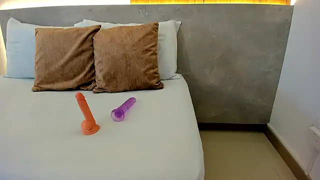 samantha 17  online show from September 2025 02:05:02 AM