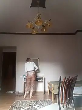 Julia Giulia online show from October 2025 01:07:01 PM