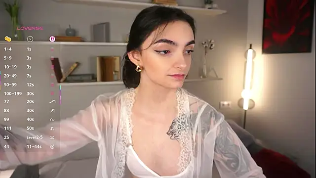 Morena Dolce online show from October 2025 05:28:02 AM