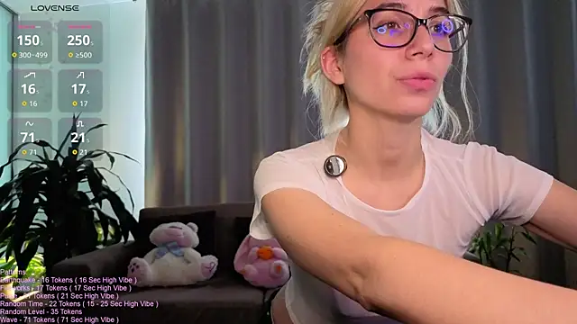  LittleSammy online show from June 2026 07:19:01 PM