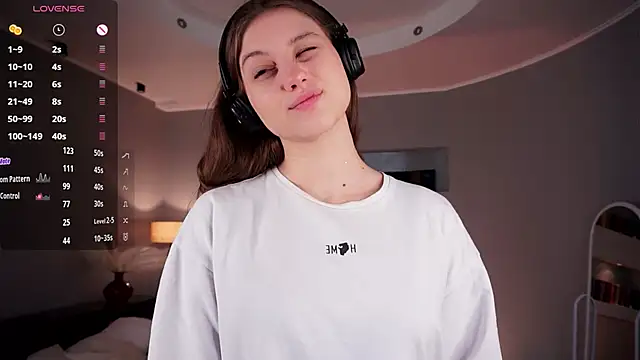 Snapshot of MercBoone chatting on September 2025 11:11:02 AM MercBoone online show from September 2025 11:11:02 AM