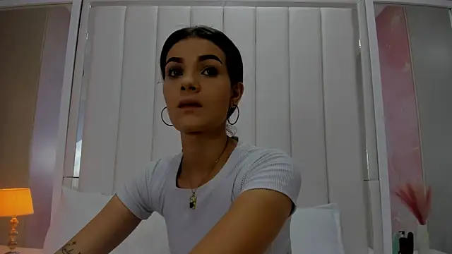 Snapshot of isabella-hot28 chatting on October 2025 12:33:01 PM isabella-hot28 online show from October 2025 12:33:01 PM