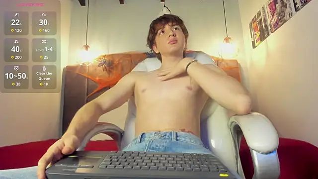 Oscar and dani online show from October 2025 04:04:02 AM