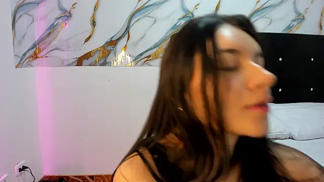 RoxanaBorns  online show from May 2026 08:42:02 AM