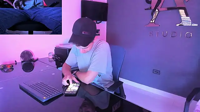 lara and danny online show from September 2025 06:56:02 PM