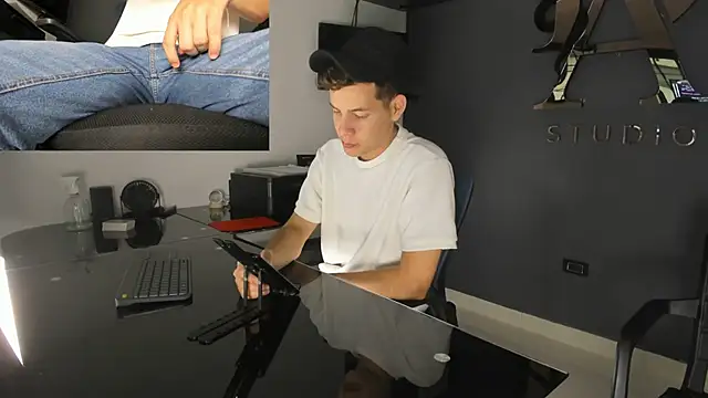 lara and danny online show from September 2025 03:17:02 PM