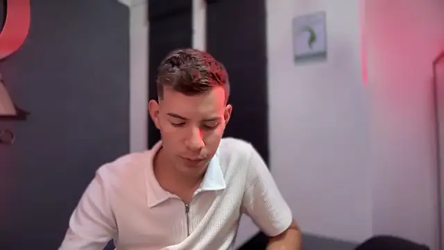 lara and danny online show from October 2025 01:33:02 AM