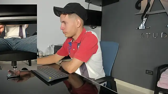 lara and danny online show from October 2025 06:38:02 PM