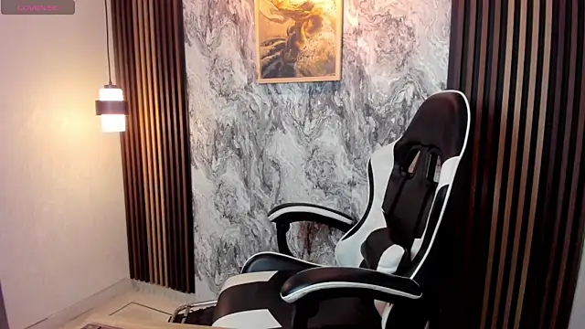 Snapshot of Honeymoon_sariel chatting on October 2025 07:25:02 PM Honeymoon sariel online show from October 2025 07:25:02 PM