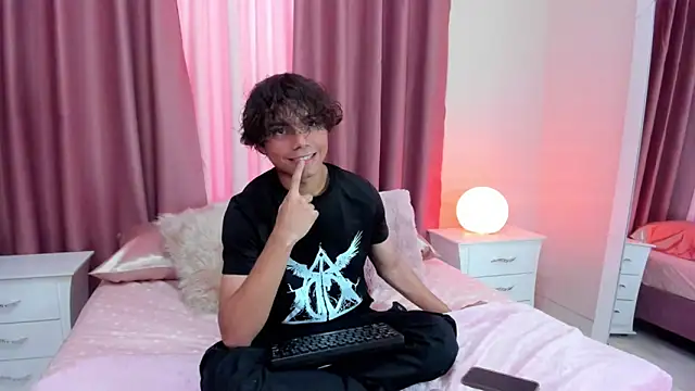 Snapshot of Honeymoon_sariel chatting on October 2025 07:26:01 PM Honeymoon sariel online show from October 2025 07:26:01 PM