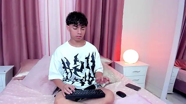 Snapshot of Honeymoon_sariel chatting on October 2025 01:11:02 PM Honeymoon sariel online show from October 2025 01:11:02 PM