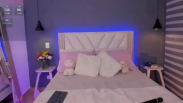 Snapshot of NaishaFord_1 chatting on February 2026 04:11:01 AM NaishaFord 1 online show from February 2026 04:11:01 AM