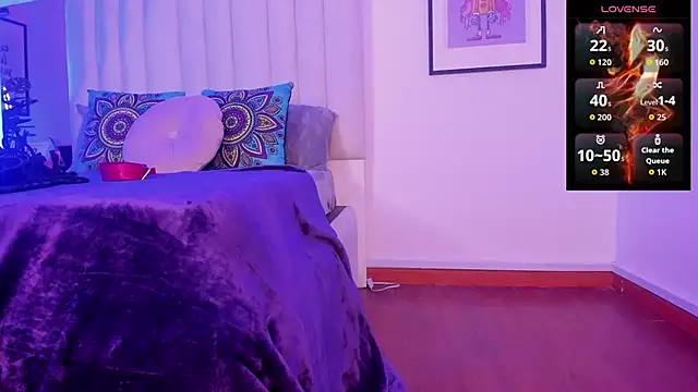 Violett Novoa online show from October 2025 12:50:01 PM